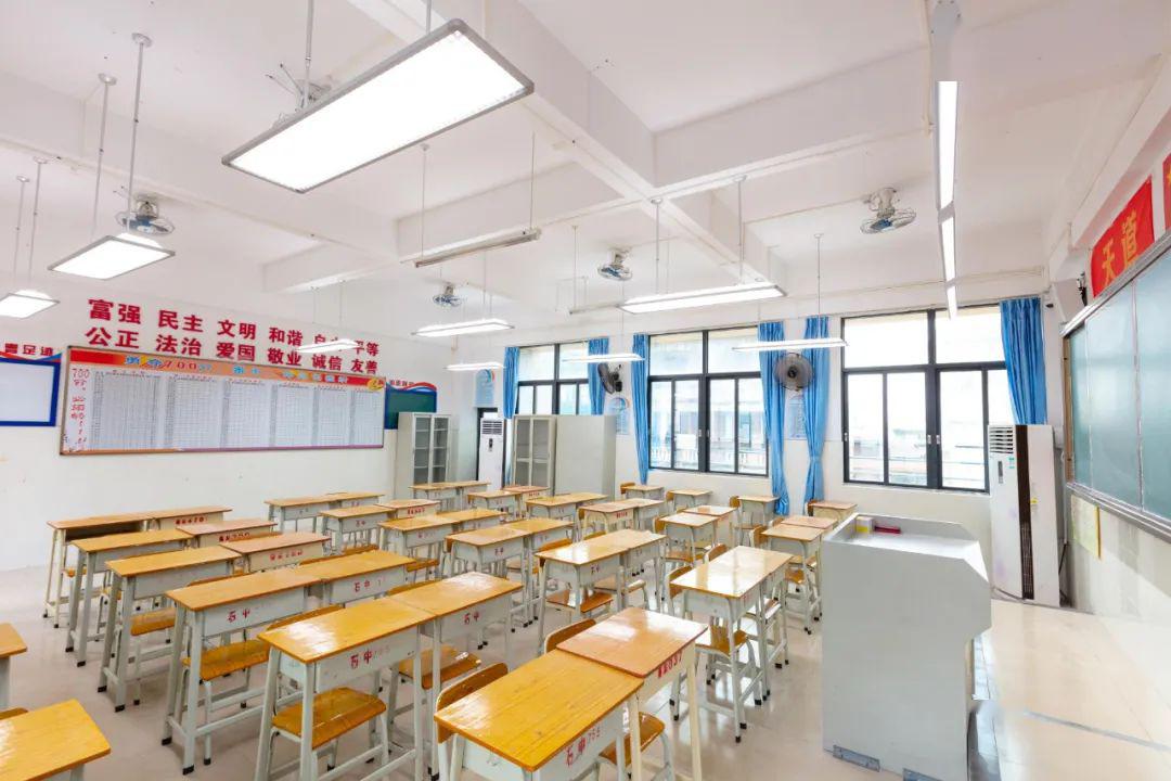 LED節能護眼教室燈36W節能防眩無藍光照明改造工程商廠家供應